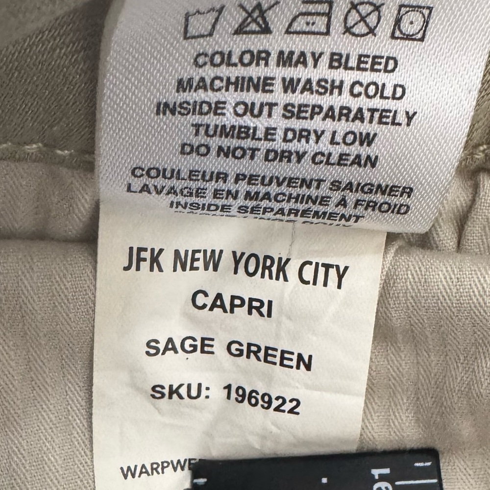 Warp + Weft JFK New York City Capri Sage Green 28x22 Excellent Condition - Picture 6 of 10